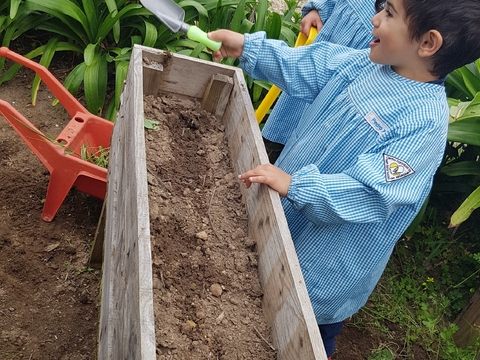 Só em maio é que a terra estava boa para começar a plantar e a semear.