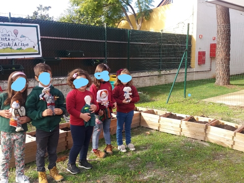 A nossa horta num dia de aulas ao ar livre entre o 11º ano e o 3º ano