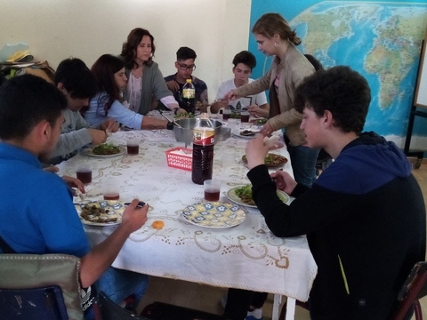 Banquete de guisado de favas com alunos PIEF e respetivos docentes.