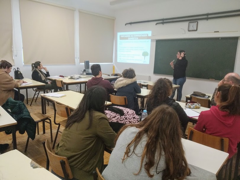 Ação de formação sobre Agricultura Biológica com a formadora Engenheira Ana Catarina Soares do Município de Pombal.