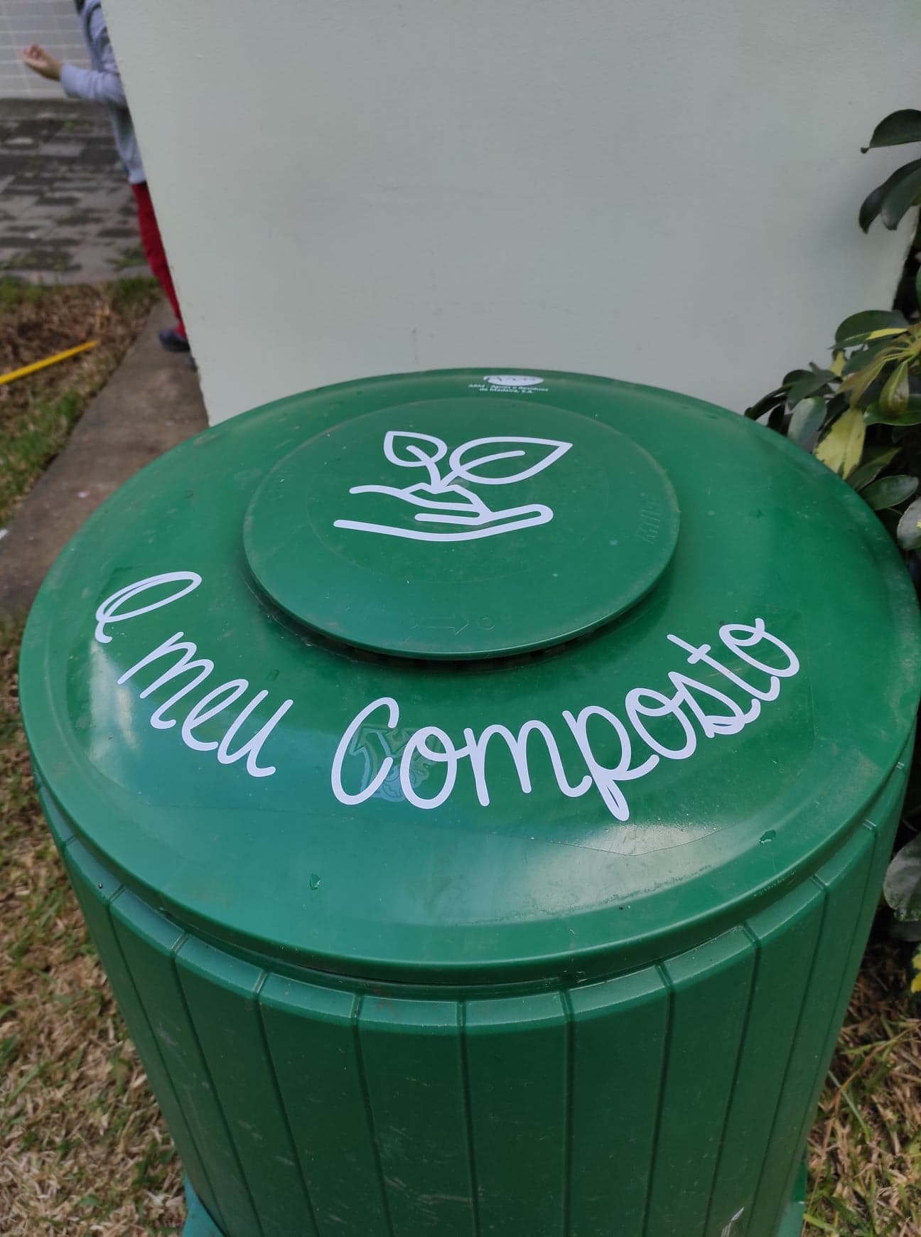 Chegada de mais um compostor à escola