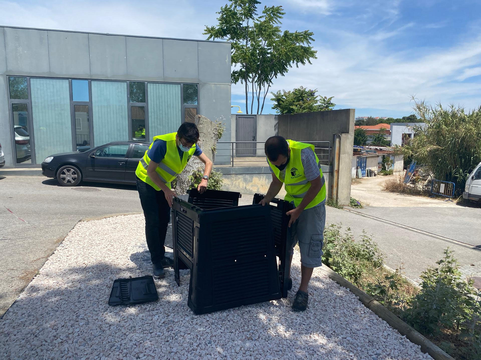 Neste espaço vai estar também um compostor para  fazer os adubos para a horta.