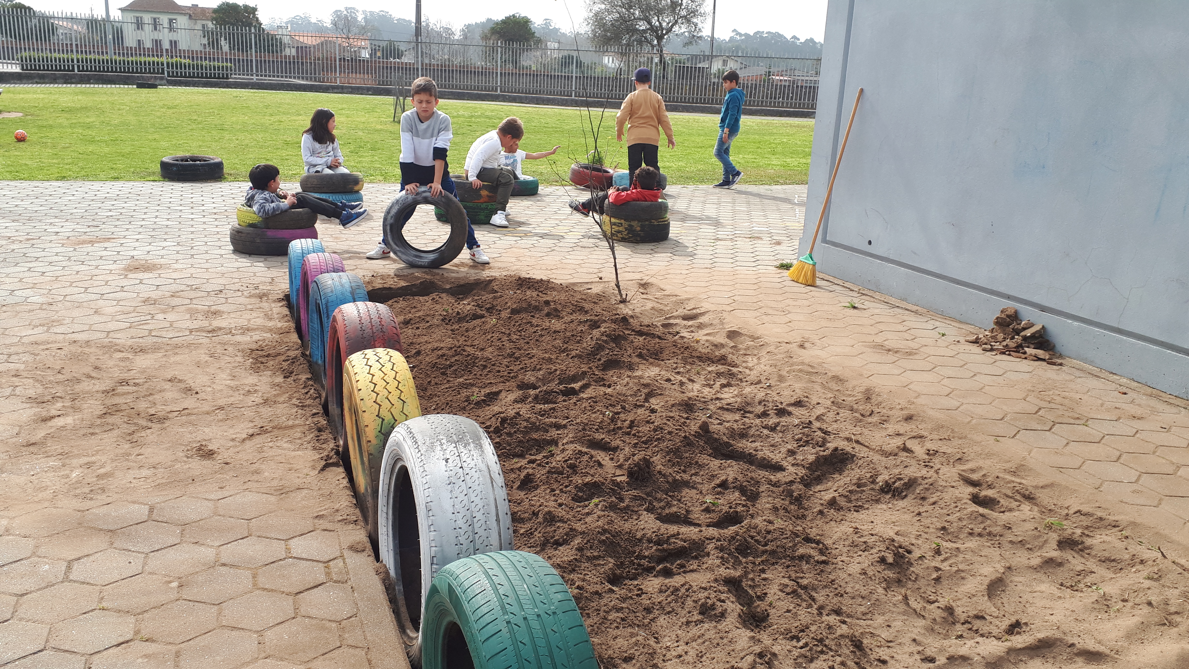 Preparação do terreno da horta.