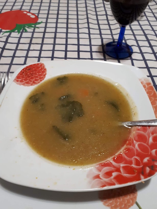 Pratos confecionados com produtos agrícolas colhidos da horta.