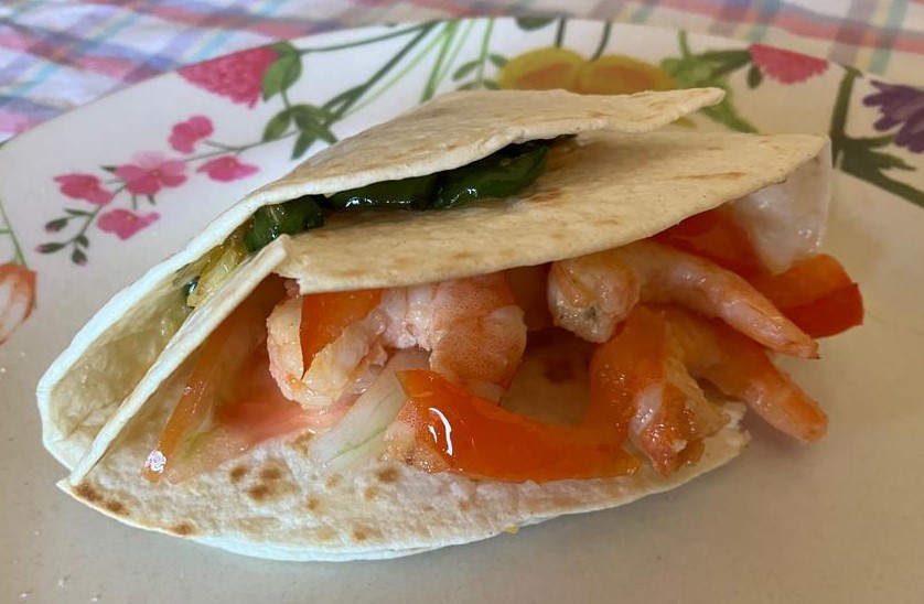 tortilha de camarão com legumes