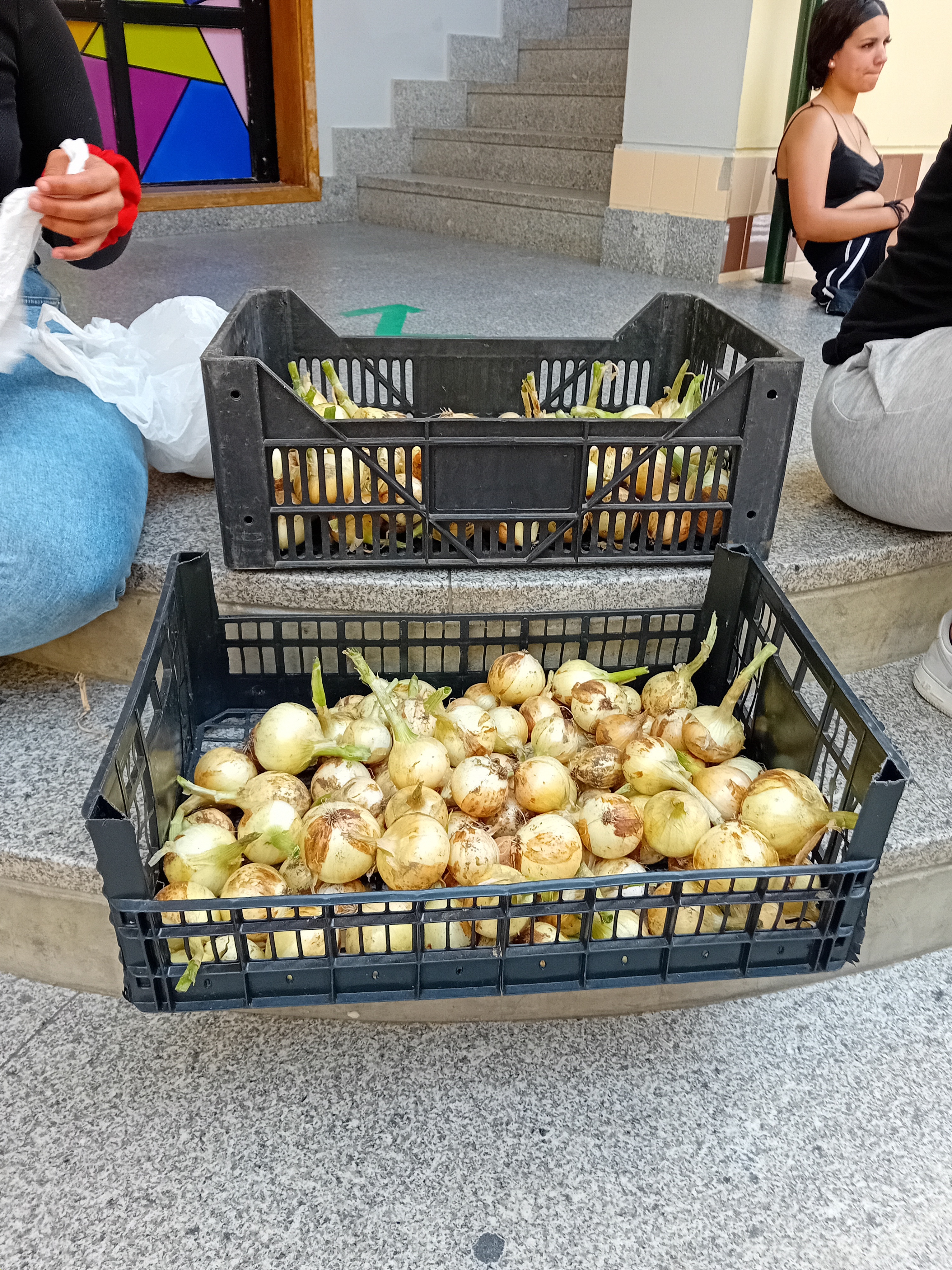 Venda de cebola na Escola.