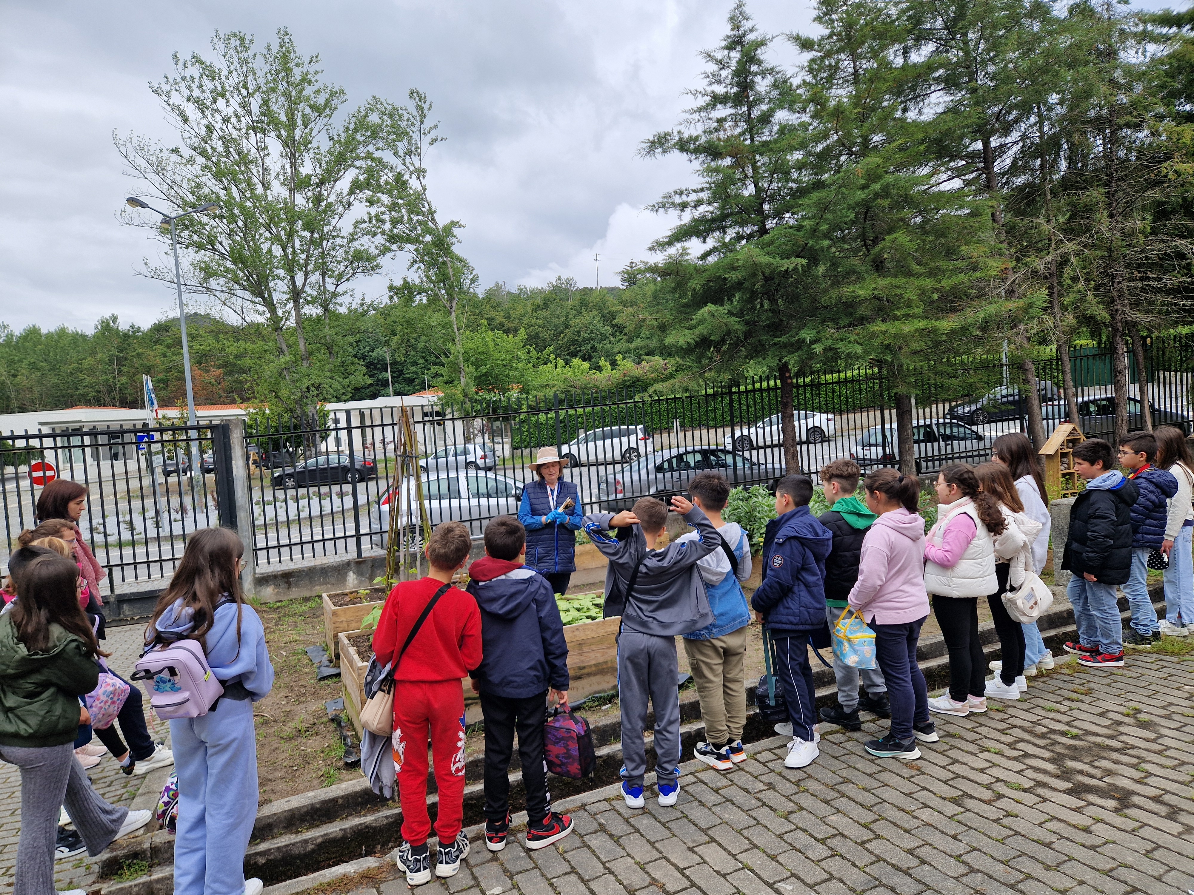 Uma aula de uma turma de 4º ano na escola.