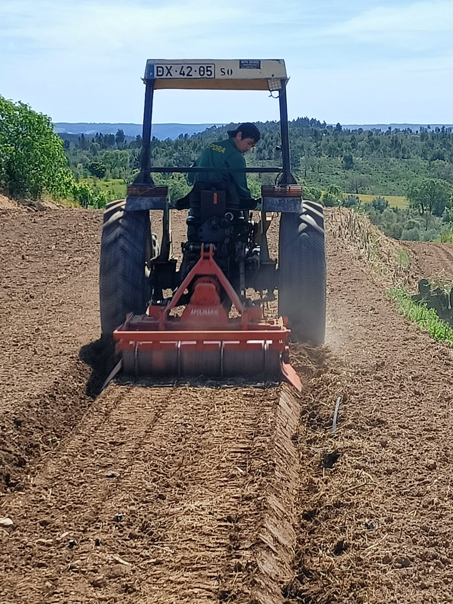 Preparação do solo para as culturas de primavera/verão.