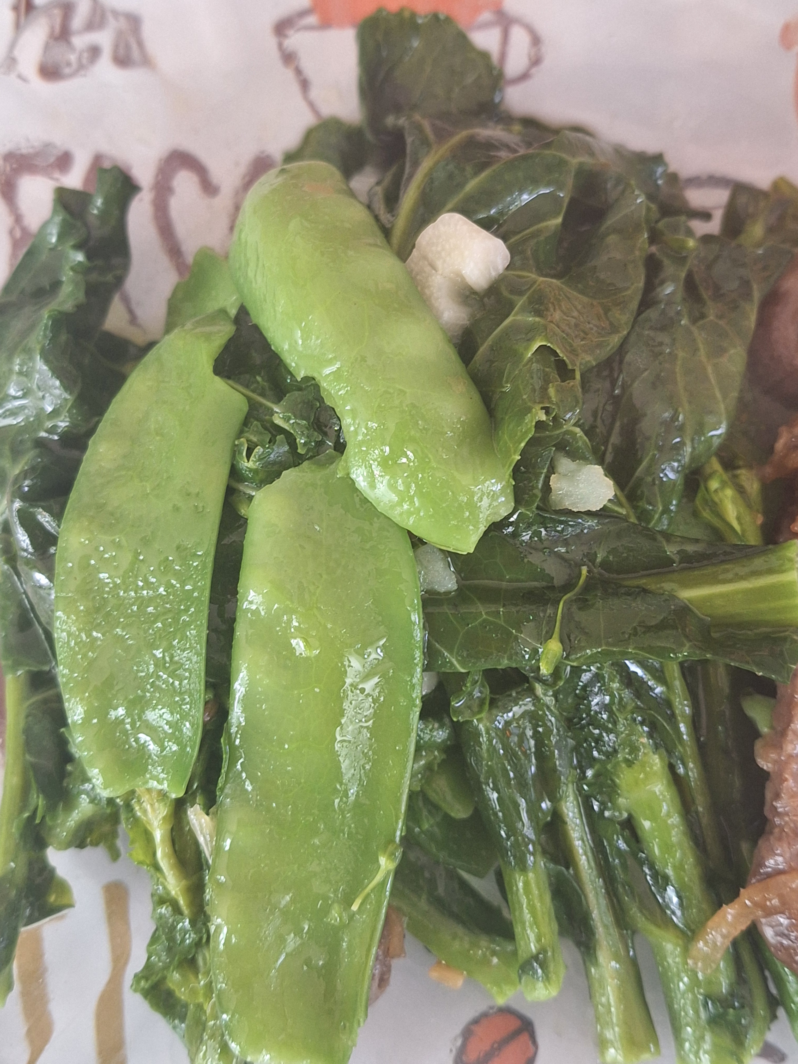 Confeção de ervilhas e favas cozidas, para os alunos provarem.