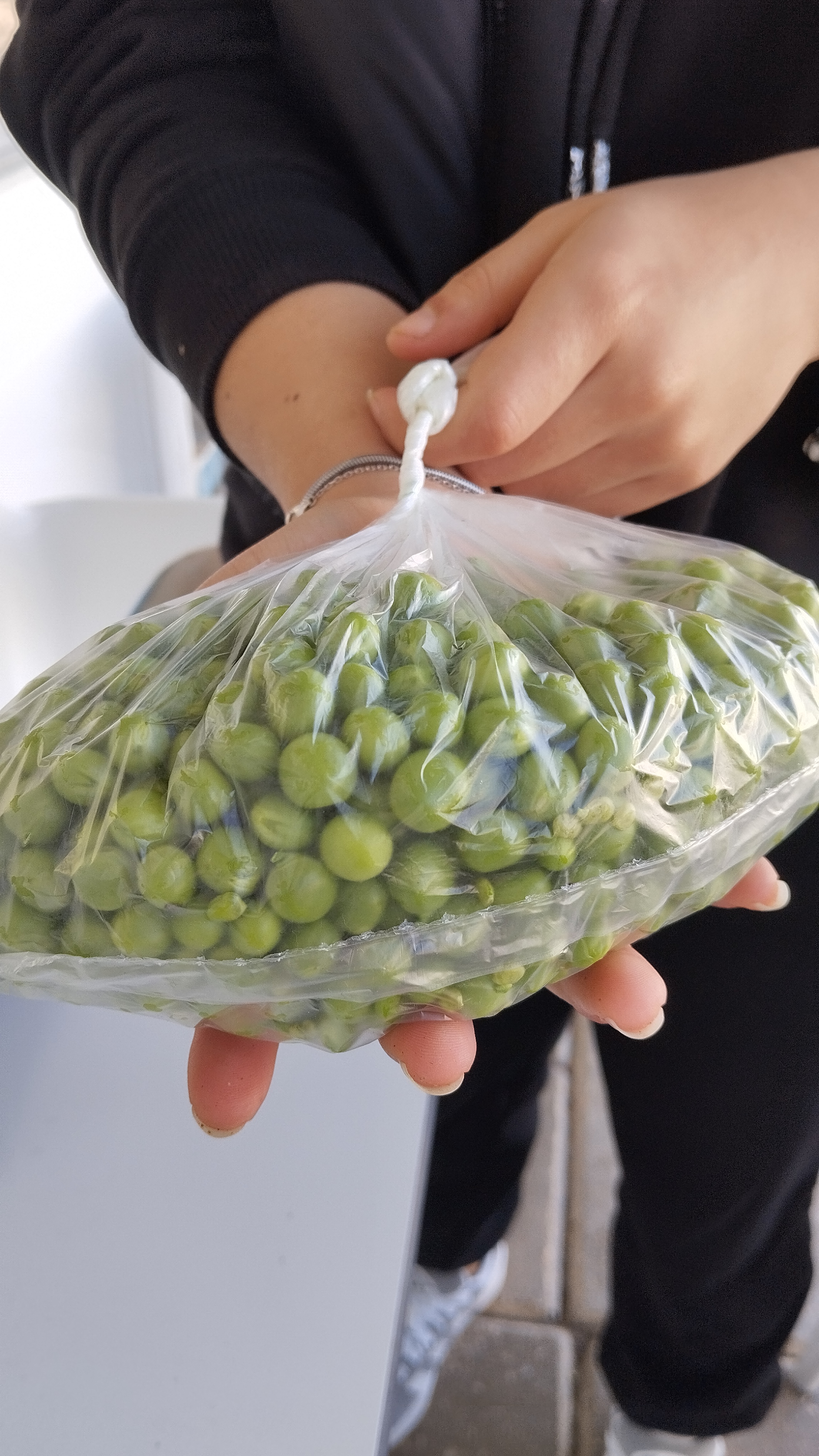 Venda de produtos pela comissão de finalistas do 9ano