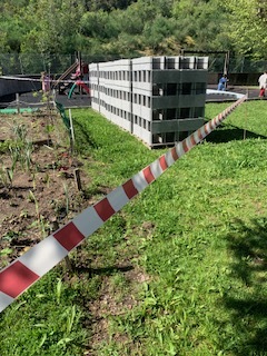 Durante praticamente o 2 o periodo todo, como uma parte do muro da escola estava em risco de queda, a câmara realizou obras e não se pode trabalhar a horta.