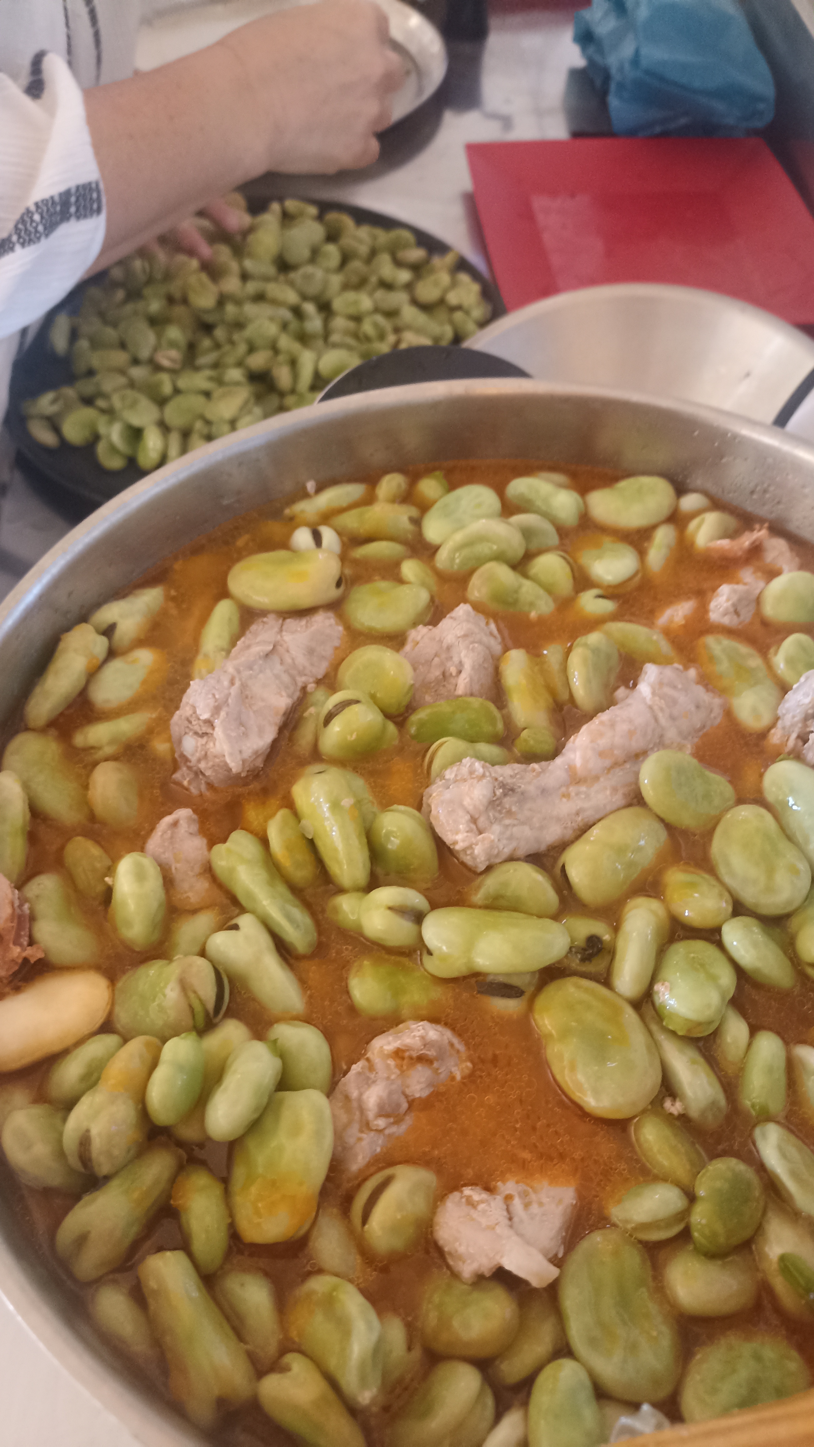 As favas da horta a serem cozinhadas pelos nossos alunos.
