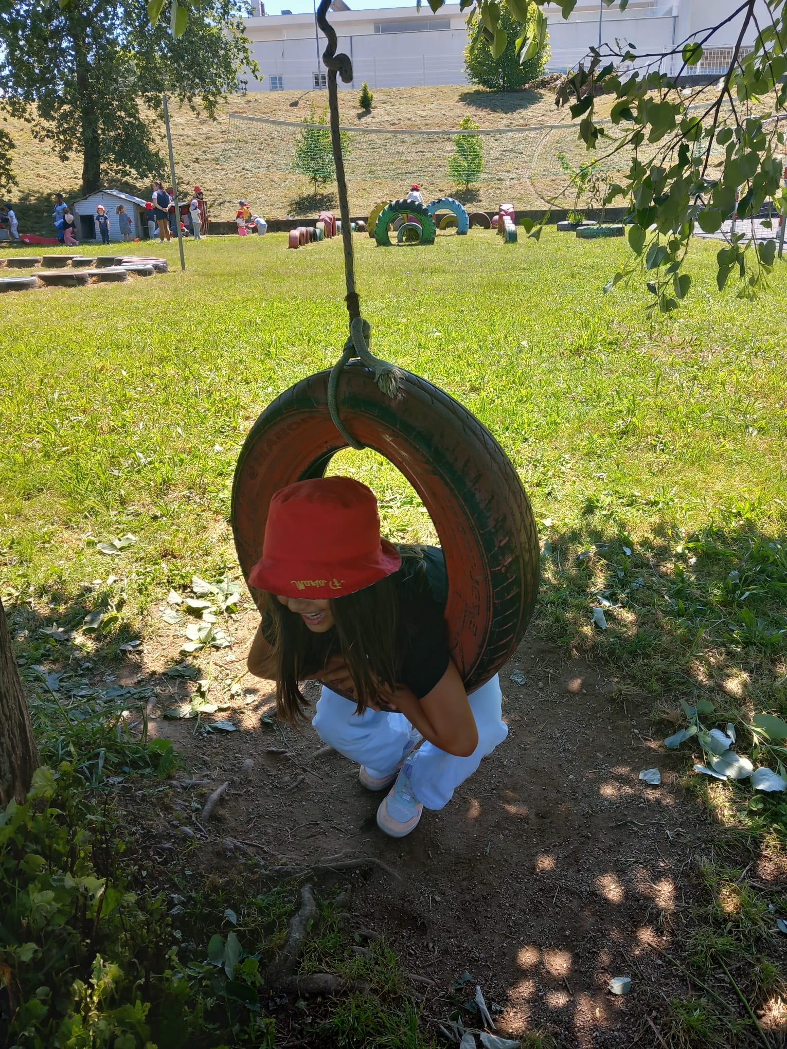 Crianças no jardim.