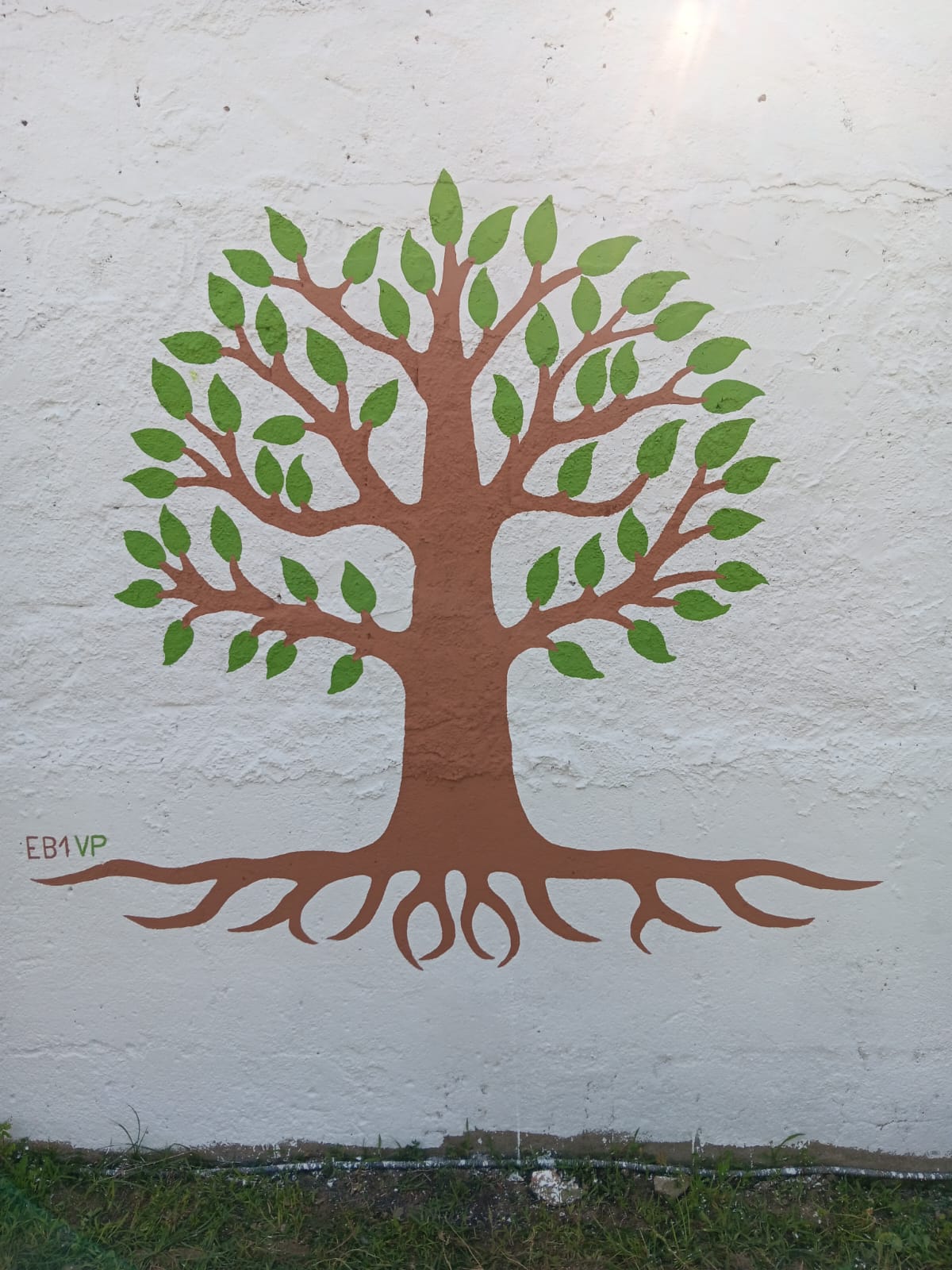 Pintura do muro na Horta Biológica e solidária