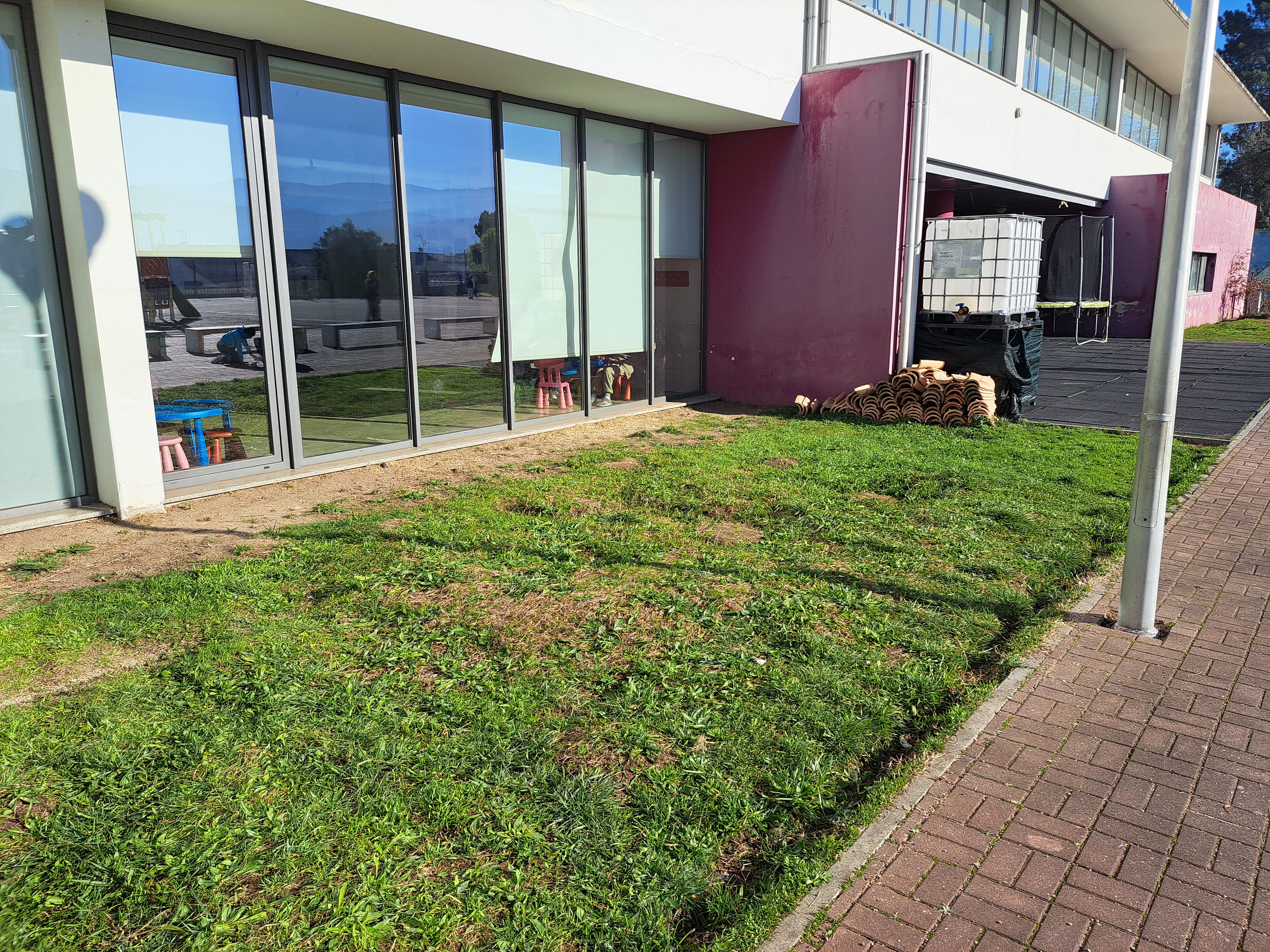 Horta pedagógica (espaço e primeiros materiais)