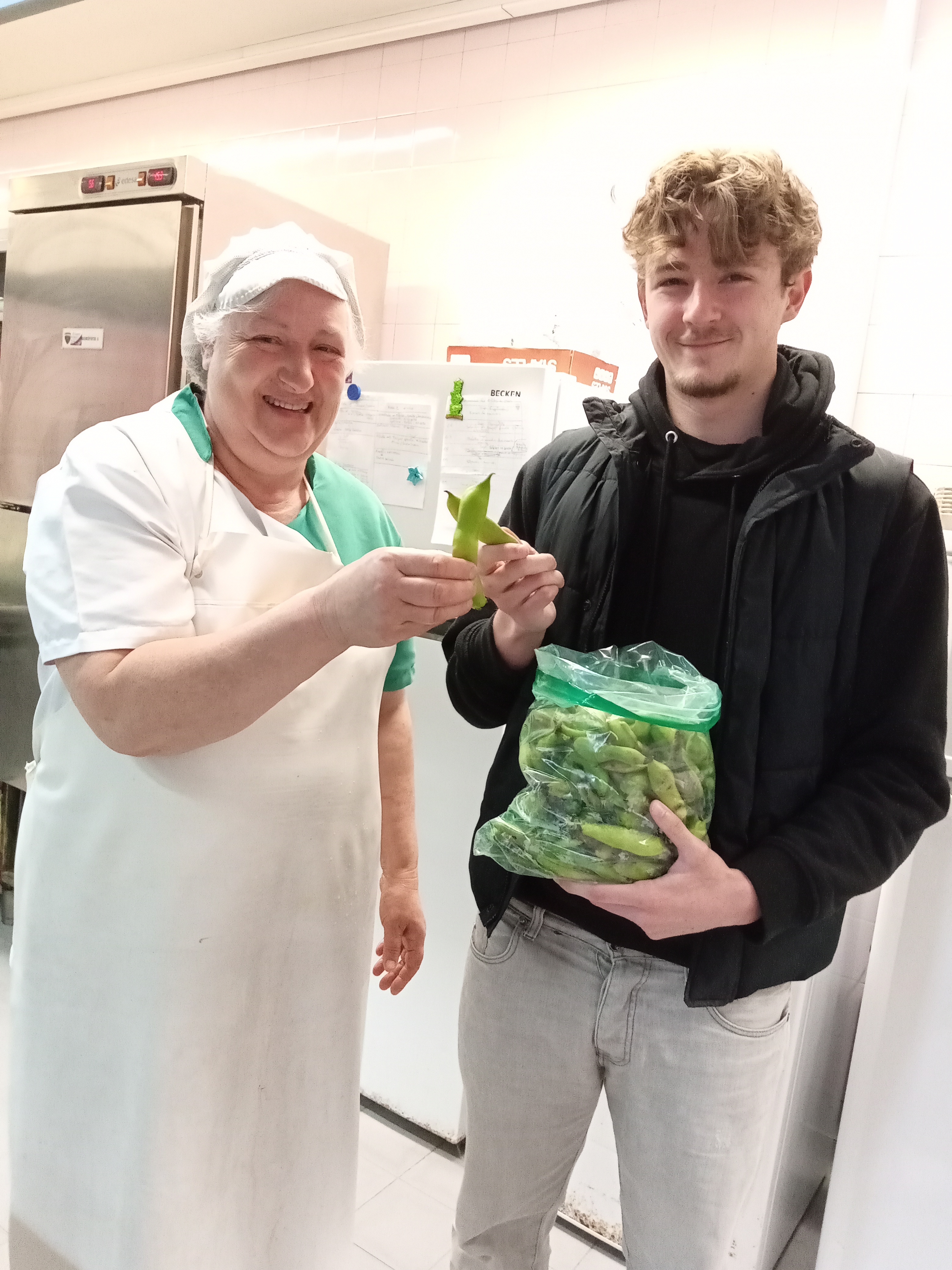 Toda a produção da horta foi entregue na cozinha da Associação de Solidariedade Social dos Idosos de Canidelo.