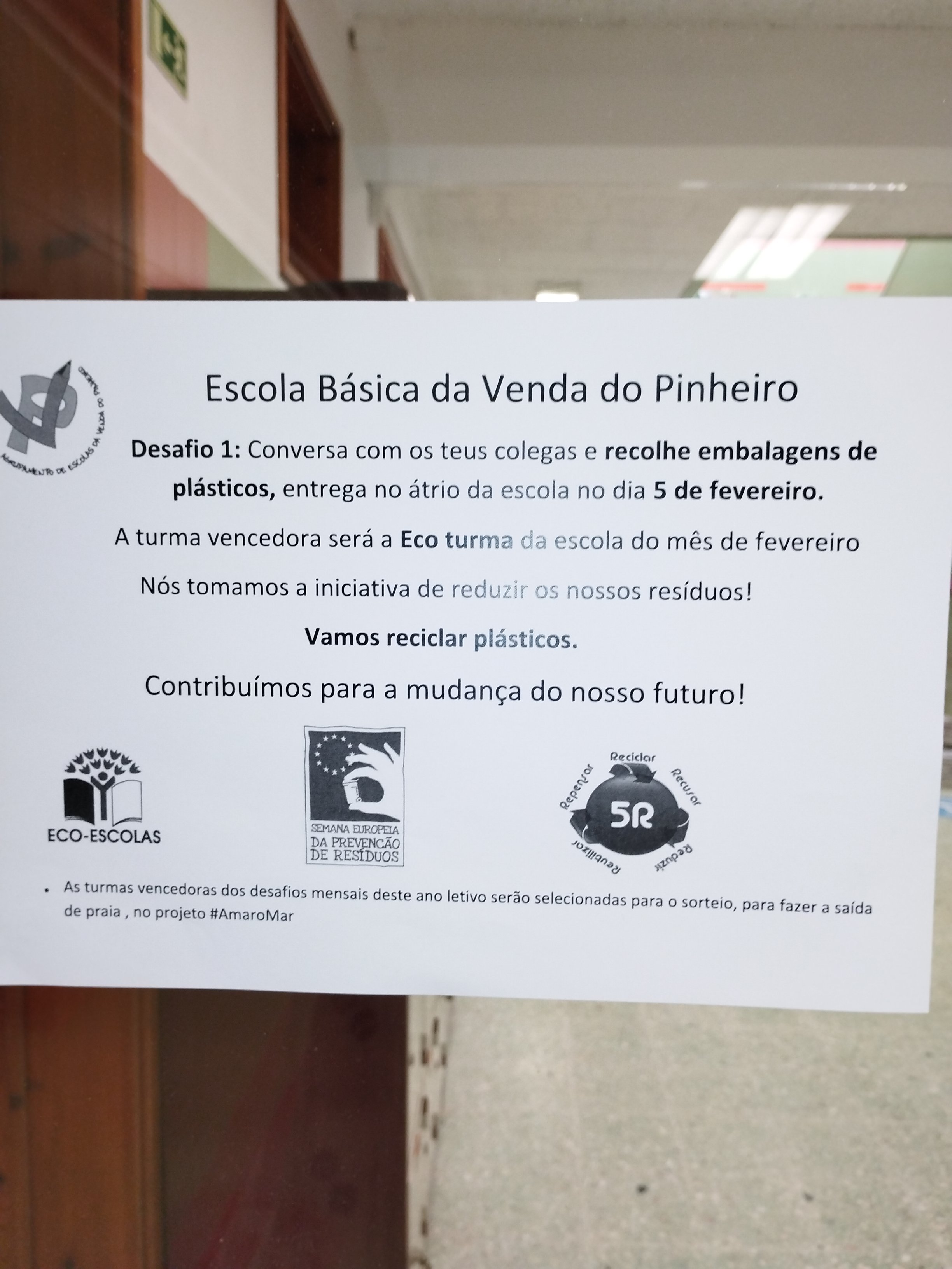 Plásticos para troca de vasilhame por dinheiro para aquisição de substrato