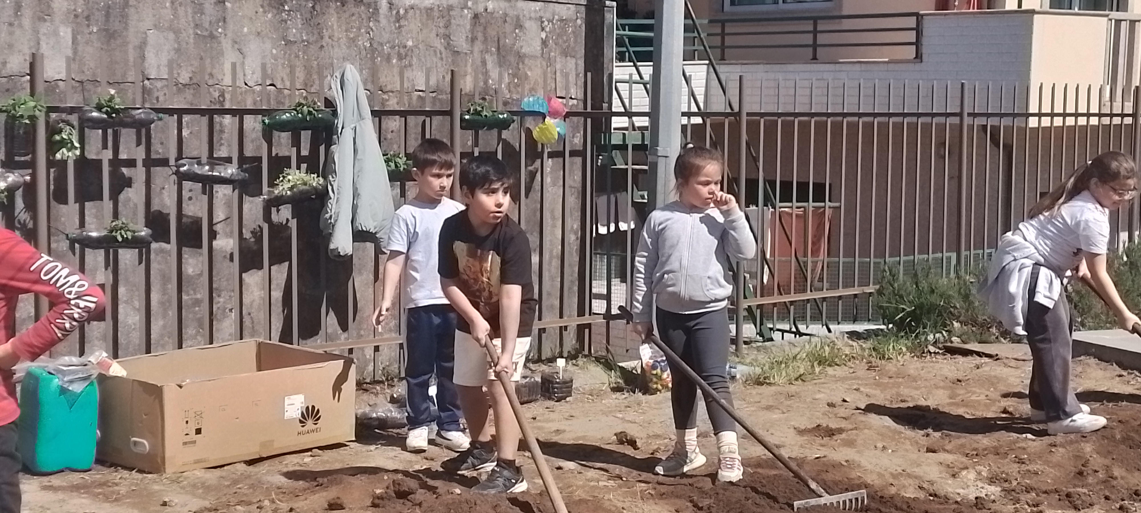 A Horta da Escola Básica de Alto Soutelo
Mãos à obra!