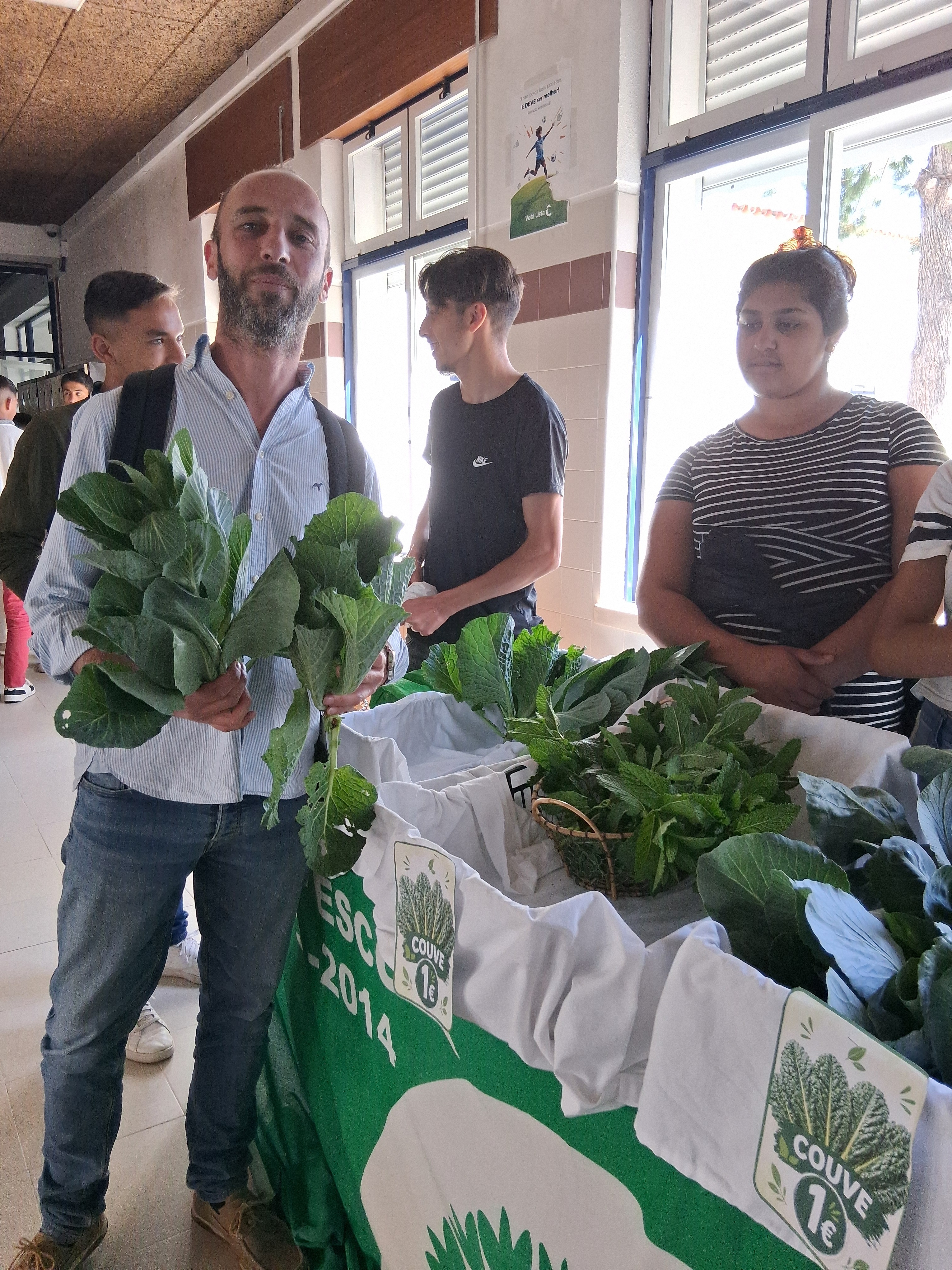 Feira de venda dos vegetais da Horta
