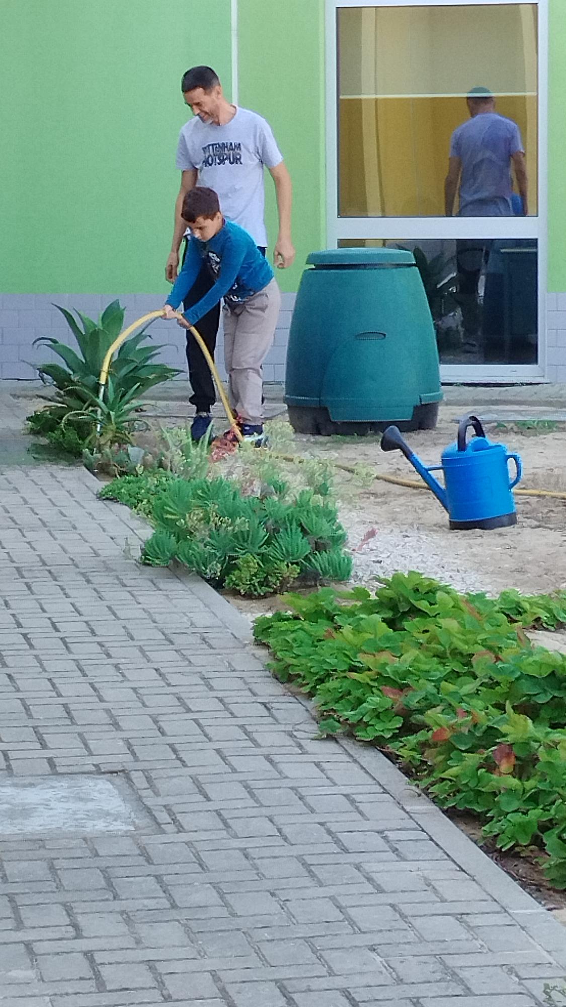 Envolvendo a natureza, a aprendizagem e a comunidade.
