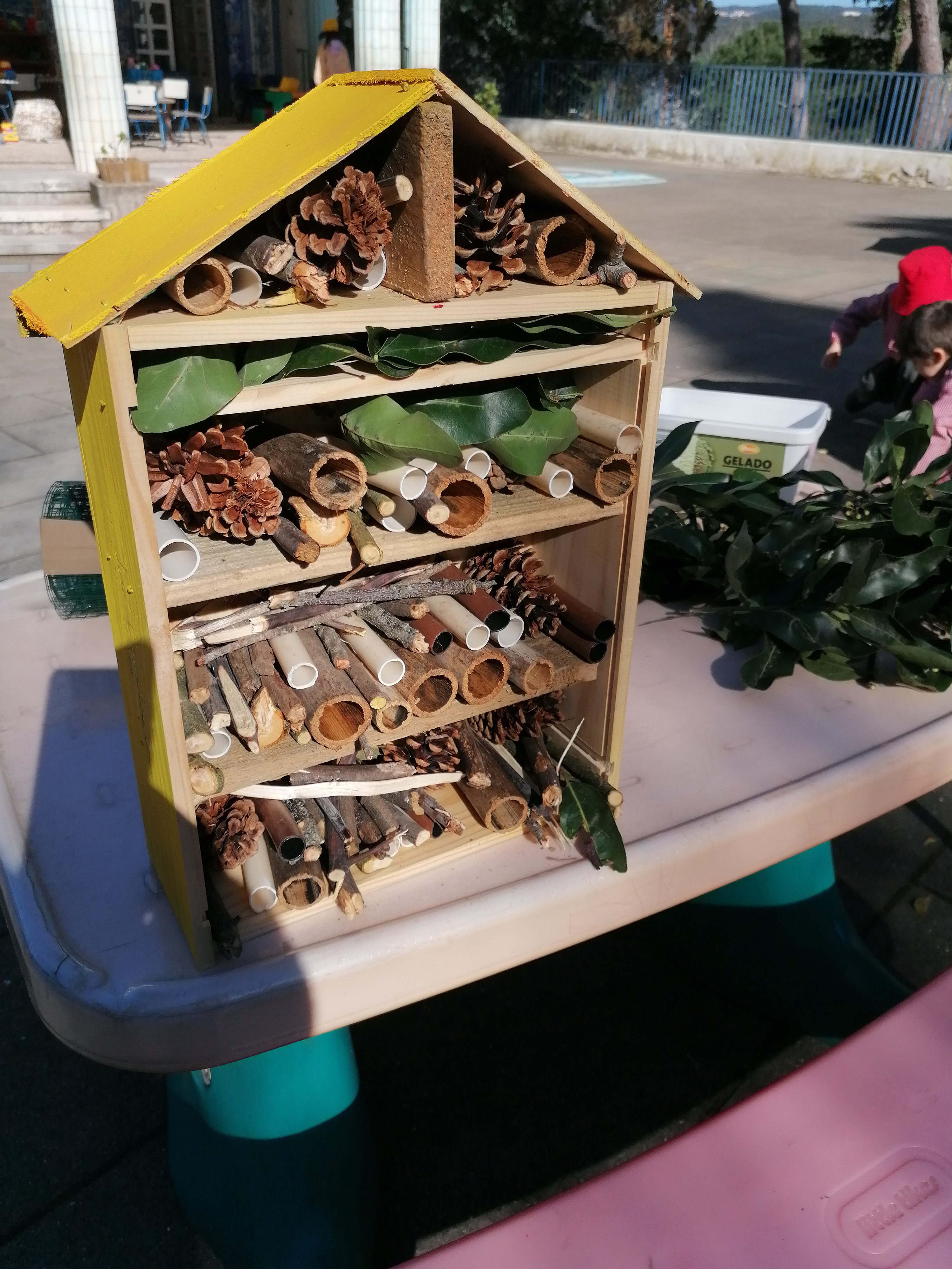 Hotéis de insetos para a nossa horta - Acolher os pequenos polinizadores