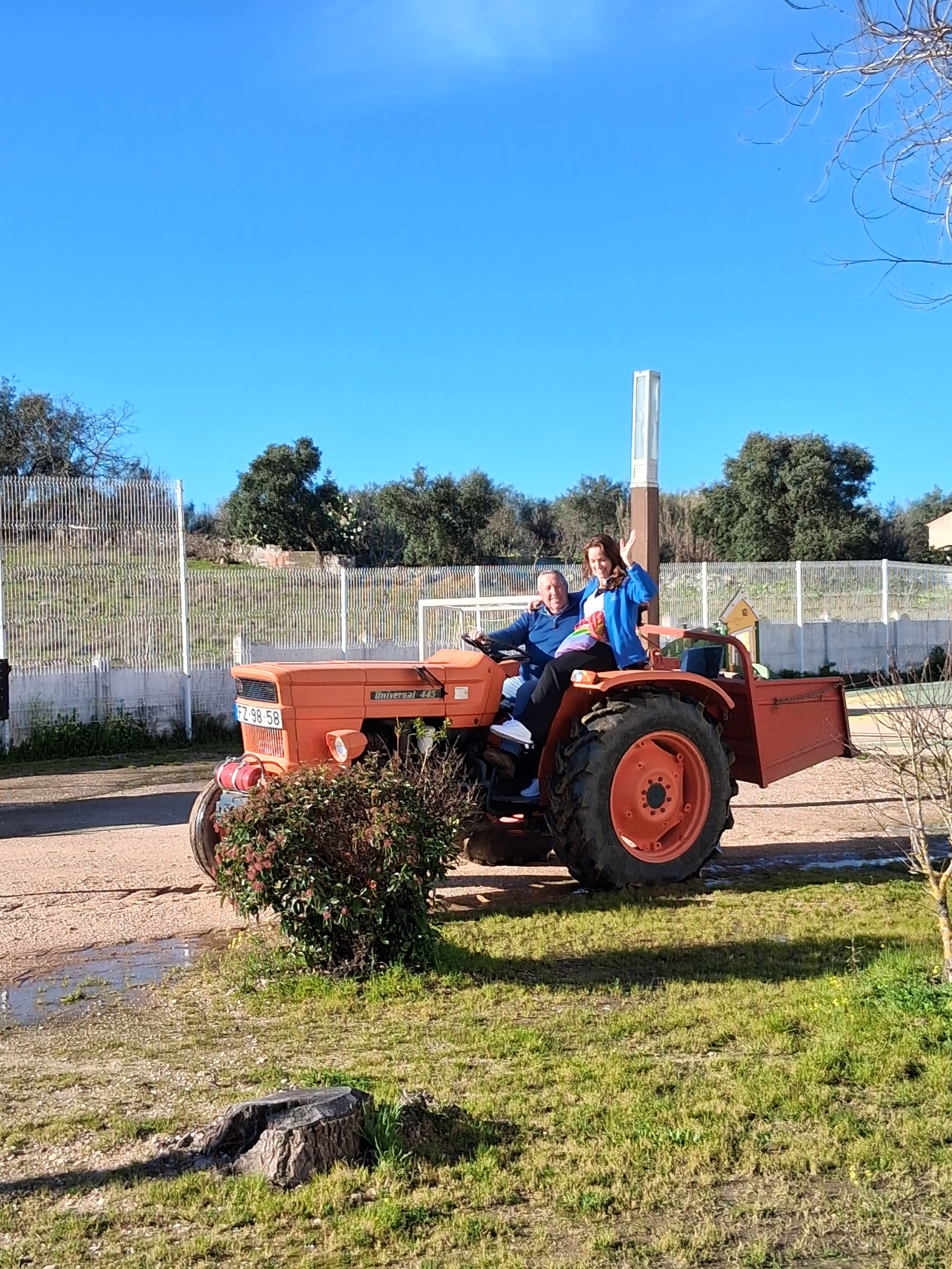 Envolvimento da comunidade (avós, pais e vizinhos).